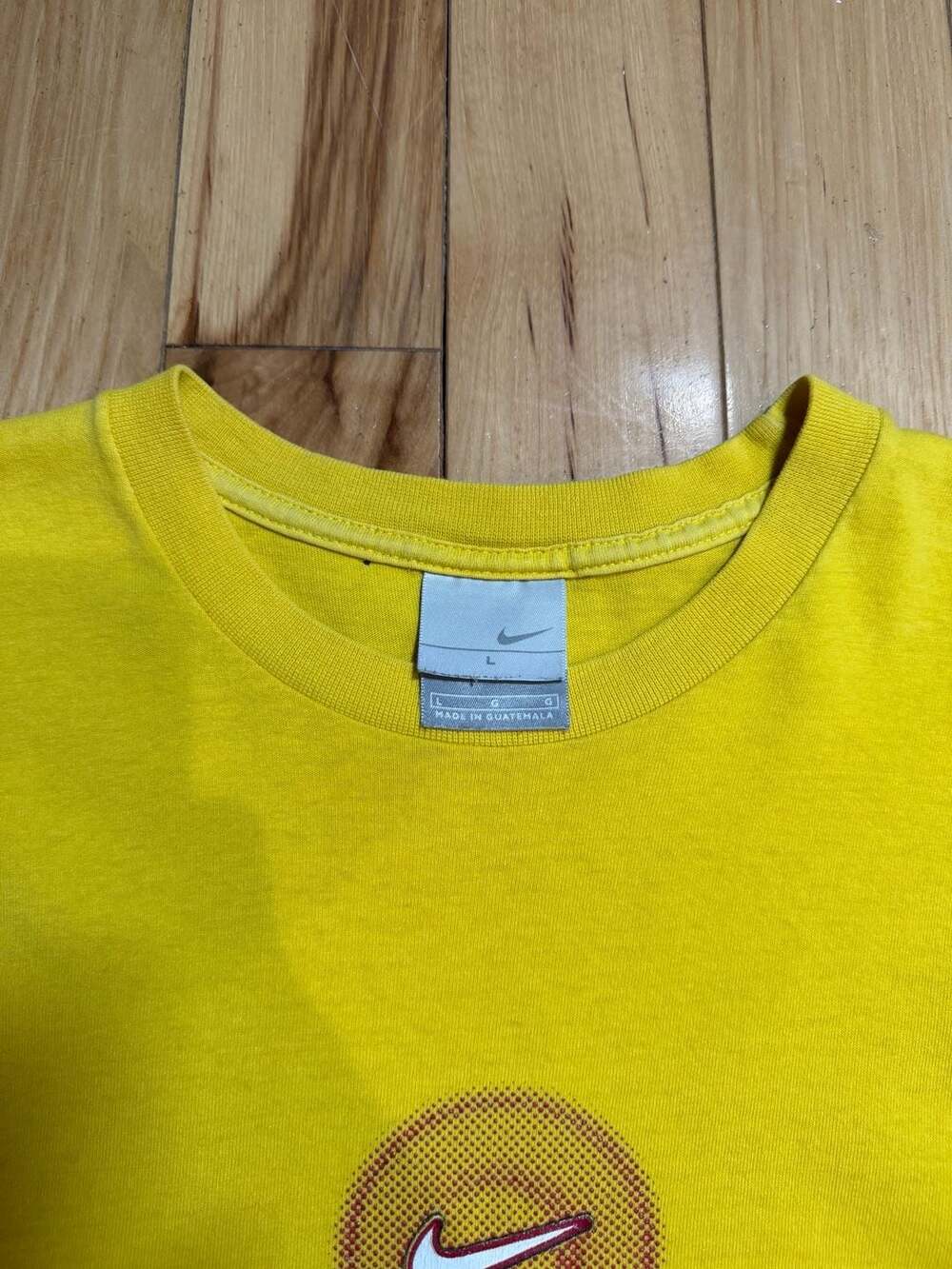 Vintage Y2K Yellow Nike Center Swoosh Graphic Tee - Picture 3 of 8